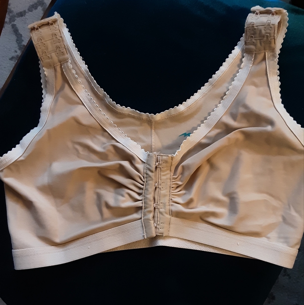 Marena 34/36 Post Surgery Recover Bra Front Clasp Adjustable Shoulder New No Tag